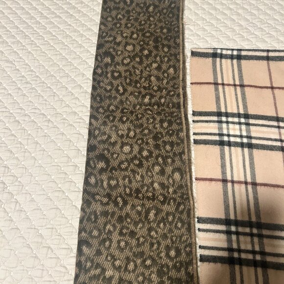 2 Winter, fall Scarfs - Picture 3 of 7